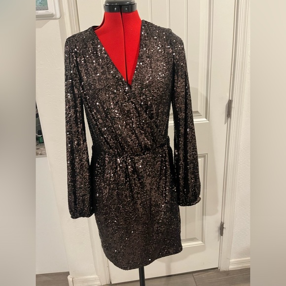 NWOT The Drop Women's Helena Sequin Wrap Dress - Picture 7 of 7